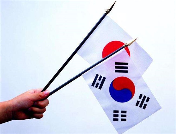 日韓要貿(mào)易戰(zhàn)？韓國(guó)要求日本撤回出口限制