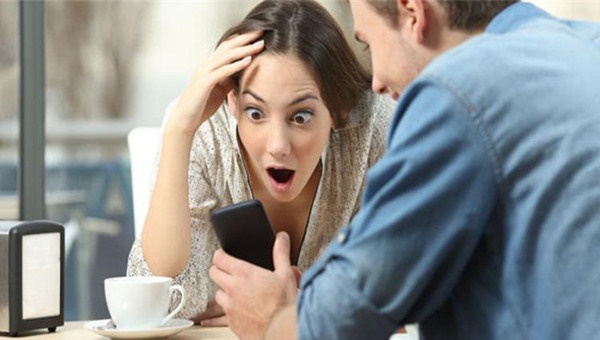 翻黄倒皁 ？外交部近日回应推特、脸书删近千内地涉港账号！