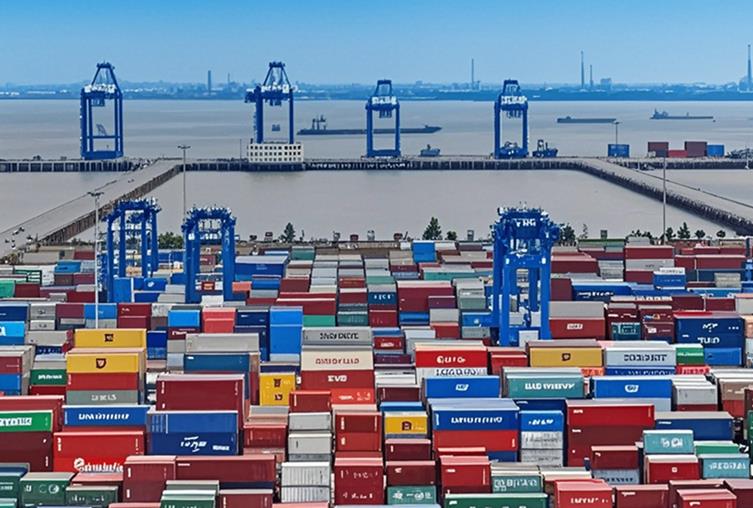 特郎普对华贸易战若开启，跨境电商将首当其冲，海运价格立涨70%！
