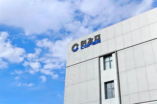 2年从传统工厂跃升跨境龙头，40年家具老厂的出海生意经