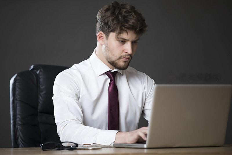 注意!亚马逊卖家要在11月6日完成审核